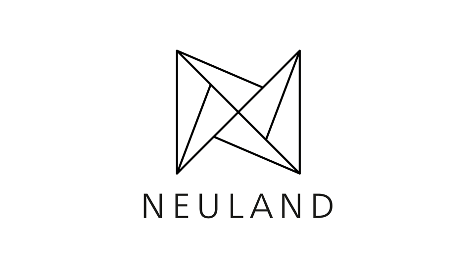 Corporate Design mit generativem NEULAND Logo - darauf bauen auf: Jahresberichte, Website, Werbung, Mailings und Giveaways.